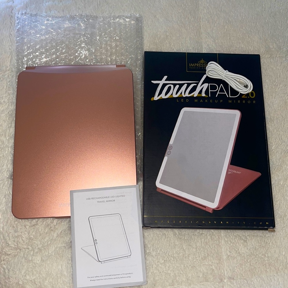 ❤️NEW!!!❤️ Impressions Vanity Touch Pad 2.0 Rechargeable LED Makeup Mirror.